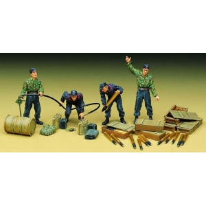 Academy 1376 - German Tank Supplies & Crew