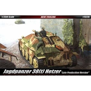 Academy 13230 - Jagdpanzer 38(t) Hetzer "Late Version"