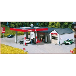 Auhagen 13320 - Stacja benzynowa