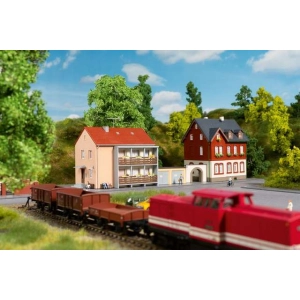 Auhagen 15307 - Zestaw Dworzec Neschwitz