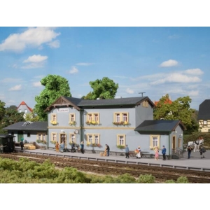 Auhagen 11329 - Dworzec Radeburg