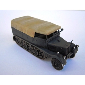 First to Fight PL1939-041 - Sd.Kfz.11 Niemiecki ciągnik półgąsienicowy