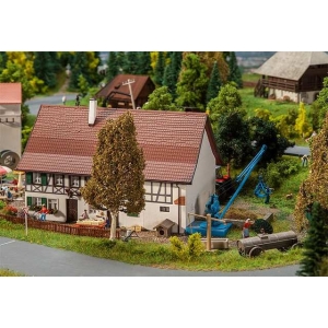 Faller 130556 - Wiejski dom z wyszynkiem