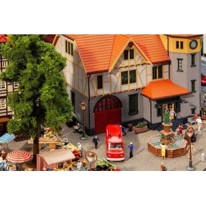 Faller 130649 - Ratusz z remizą strażacką