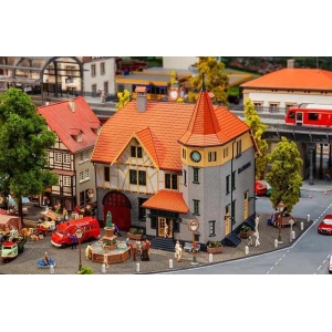 Faller 130649 - Ratusz z remizą strażacką