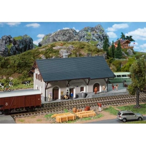 Faller 110126 - Dworzec Guarda (kolej retycka)