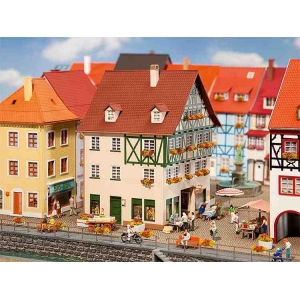 Faller 130492 - Kamienica miejska z pasażem