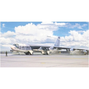 Italeri 1451 - B-52Gtm Stratofortresstm Early version with Hound Dog missiles