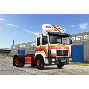 Italeri 3946 - MAN F8 19.321 2 Axle Tractor
