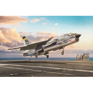 Italeri 1456 - F-8E Crusader