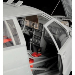 Italeri 4709 - Lancia Delta HF Integrale 16v