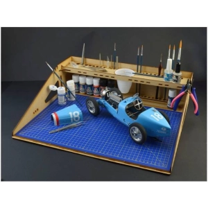 Italeri 50803 - Workstation for modelling