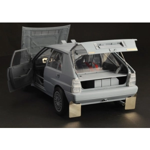 Italeri 4709 - Lancia Delta HF Integrale 16v