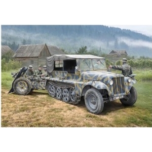 Italeri 6595 - Sd.Kfz. 10 DEMAG D7 with 7,5 cm  Le. IG 18 and crew