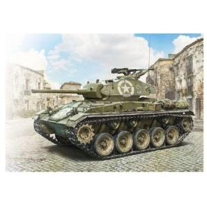 Italeri 6761 - M24 "Chaffee"