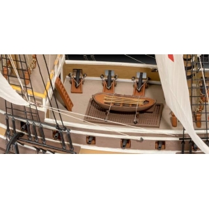 Revell 05429 - English Man O'War