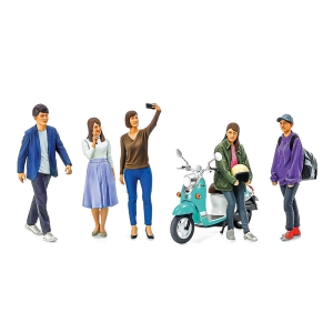 Tamiya 24356 - Campus Friends Set 2 (plus scooter)