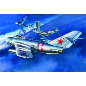 Zvezda 7318 - MIG-17 „Fresco“ Soviet Fighter