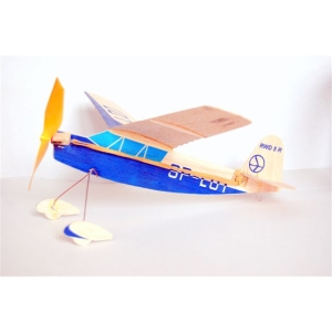 RWD 5M - sylwetkowy model z napędem gumowym