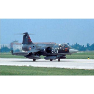 Italeri 2514 - F-104G/S - RF-104G Starfighter – Upgraded Edition with Pod Orpheus