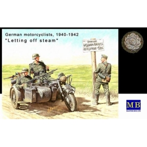 Master Box LTD 3539 - German motorcyclists, 1940-1943 (4 figurki + R75 )