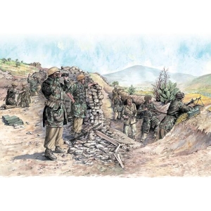 Italeri 6134 - 2nd WW German paratroopers (tropical uniform)