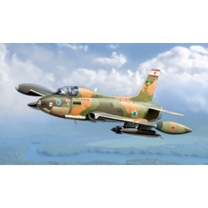 Italeri 1334 - MB 326K Impala