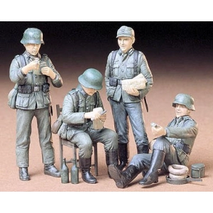 Tamiya 35129 - German Soldiers at Rest
