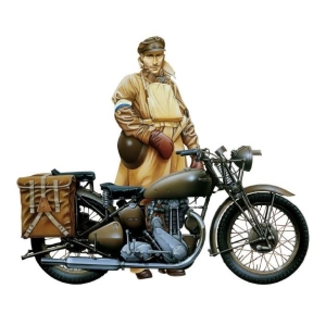 Italeri 7402 - Triumph