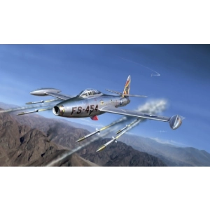 Italeri 1321 - F-84 G Thunderjet