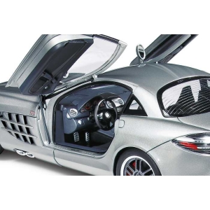 Tamiya 24317 - Mercedes-Benz SLR McLaren 722 Edition