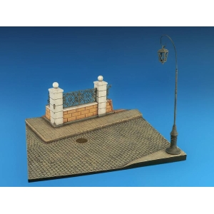 MiniArt 36003 - STREET w/PARK WALL