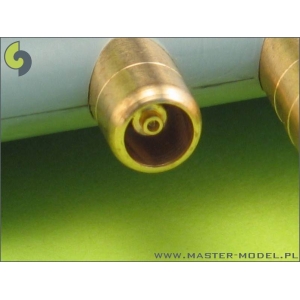 Master AM-32-020 - Spitfire skrzydło typu E (późne) - lufy działek Hispano 20mm i km-ów Browning 12,7mm w osłonach