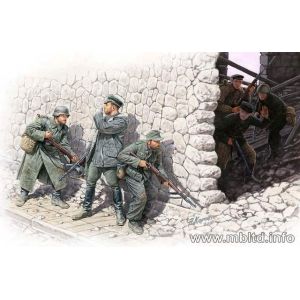 Master Box LTD 3571 - Who's that ? German Mountain troops & Soviet Marines , spring 1943