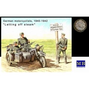 Master Box LTD 3539 - German motorcyclists, 1940-1943 (4 figurki + R75 )
