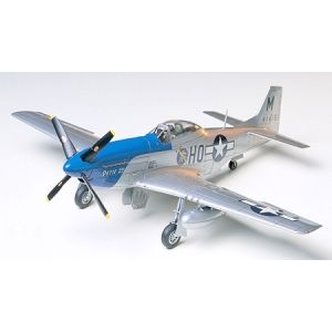 Tamiya 61040 - North American P-51D Mustang 8th AF